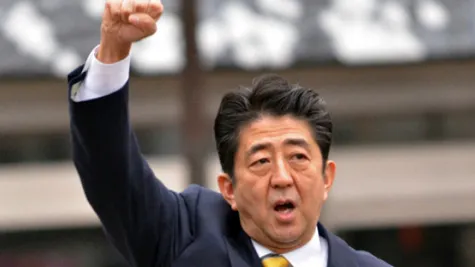 Thủ tướng Nhật Abe được coi là người bảo vệ quyết liệt các lợi ích của xứ sở Mặt Trời Mọc (ảnh: nareshnayak)